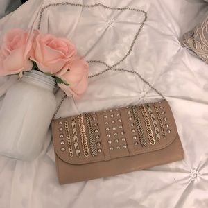 B1G1F🌸 BNWOT Studded Clutch 🌸